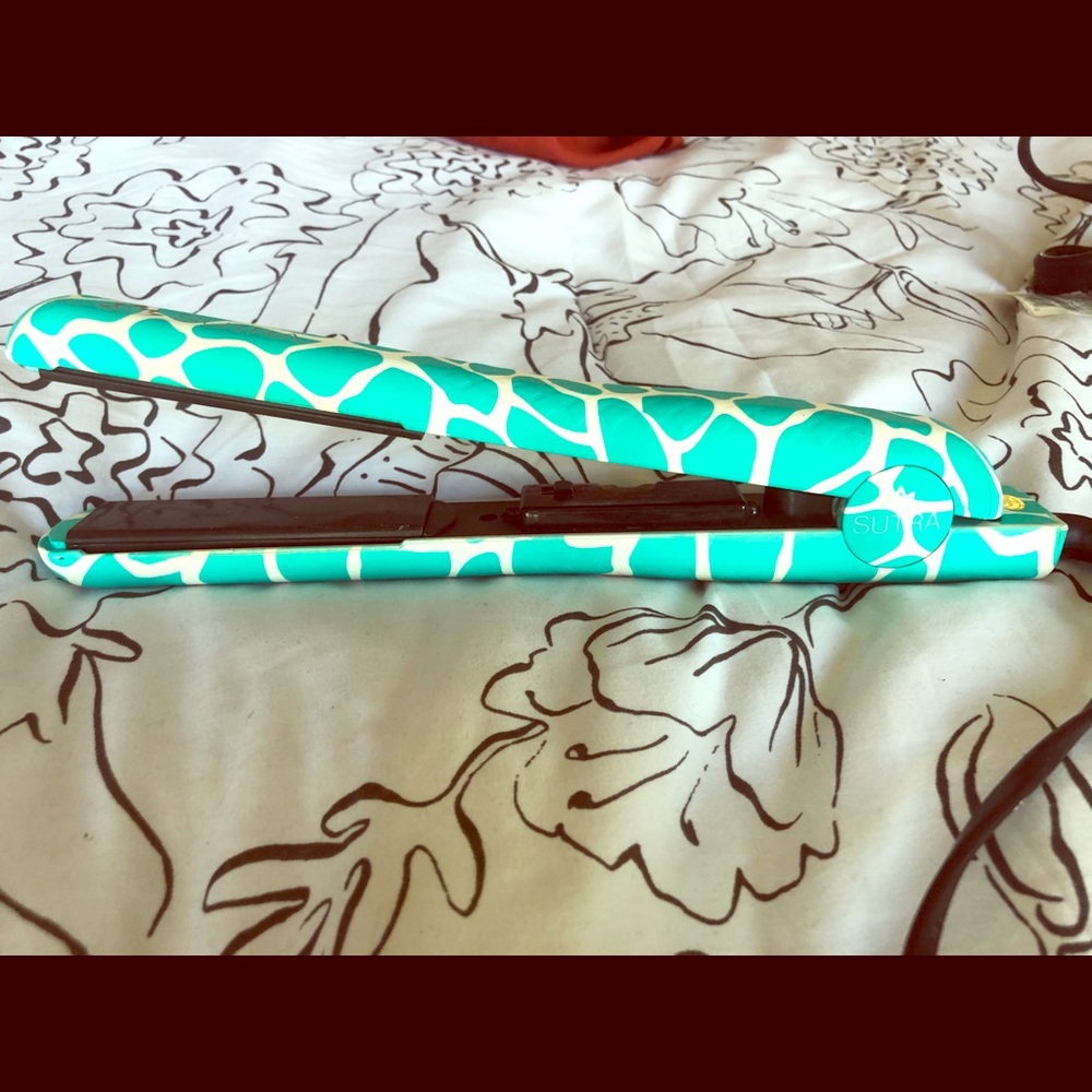 Sutra ceramic flat iron